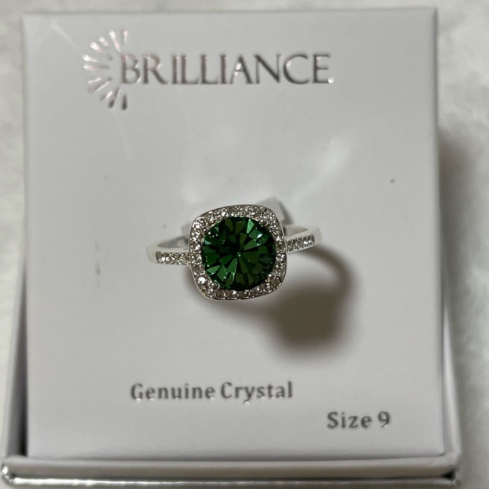 Emerald Green Crystal Ring Brilliance - Picture 7 of 9